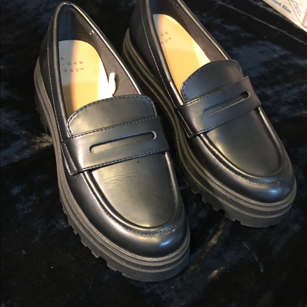 A New Day women’s black chunk loafers 6